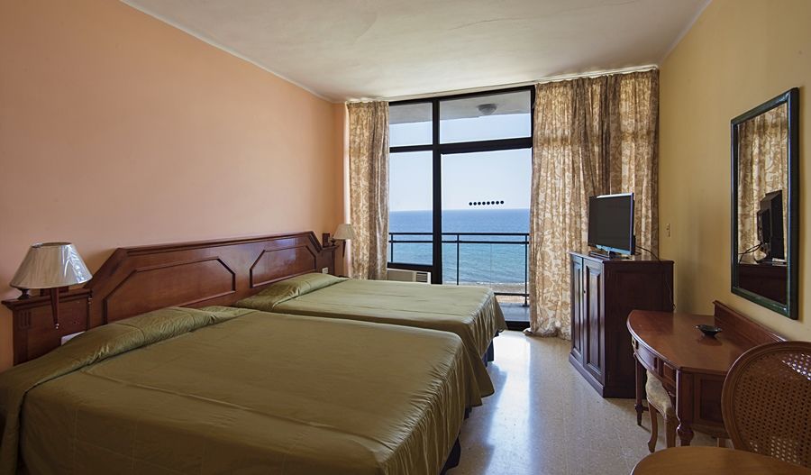 Gran Caribe Neptuno Triton Hotel L'Avana Esterno foto